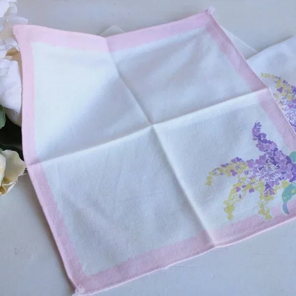 Vintage 1960s 1970s Napkins Set of Five, Floral Print on White and Pink Linen - Picture 7 of 10